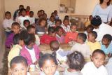 Repas organisé pour récolter des fonds pour les écoliers d'Ankorona