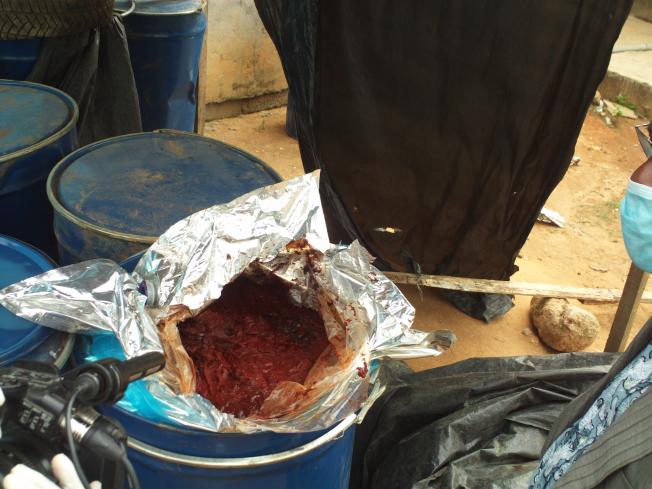COTE D’IVOIRE :Anyama filière d’exportation de fût de tomate avarié depuis 2ans consommés sur les marchés 