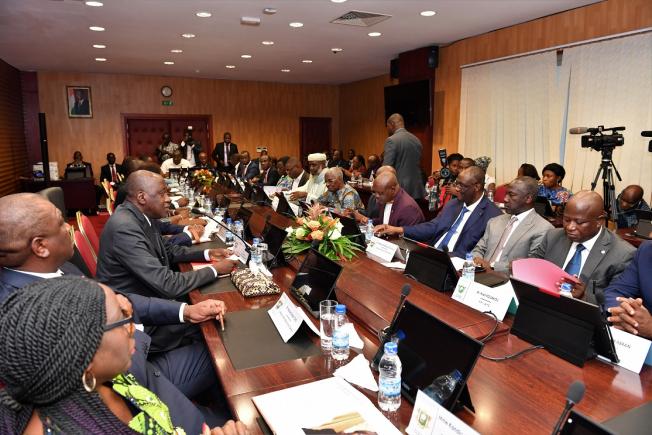 COTE D IVOIRE:la rencontre de Monsieur le Premier Ministre Amadou Gon Coulibaly avec les Partis politiques et la Société civile, dans le cadre du Dialogue politique