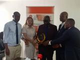 COTE D'IVOIRE: Lutte contre la vie chère : Me. Tra Dje Bi Kalou reçoit le prix Or des Consommateurs de Côte d'Ivoire
