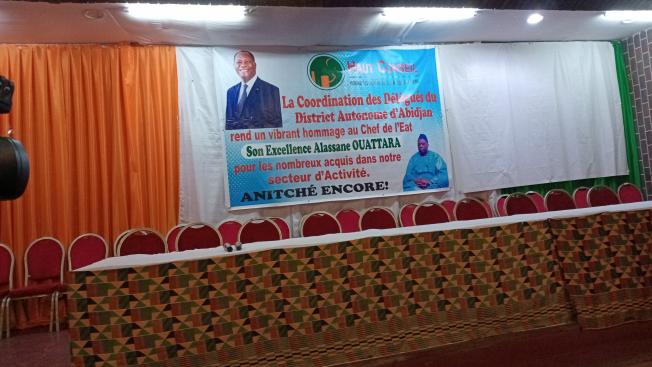COTE D'IVOIRE : Démonstration des Transporteurs  pour payer la Caution de candidature du 4ème Mandat du  RHDP à l'Election  d' Octobre 2025 et Interviews