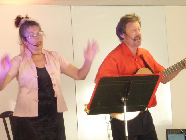 Manosque (04) : Chansons rétros avec Didier blons et Gisèle Bihan